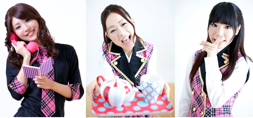 �������q